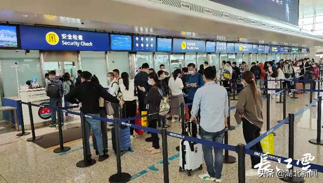 “十一”假期天河机场运输旅客54.2万人次 日均客流量近6.8万人次