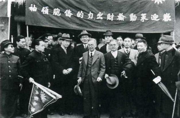 1940年陈嘉庚冒险回国，与毛泽东接触后感叹：中国的希望在延安