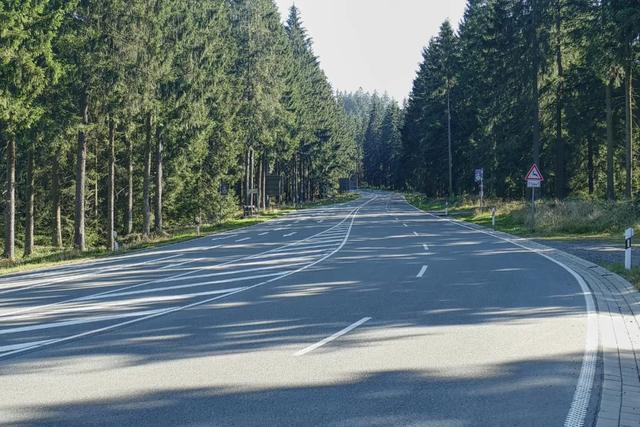 缓解道路积水的利器：排水沥青路面