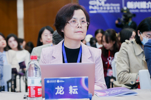 30位新闻传播学院院长齐聚云端 聚焦智能时代新闻传播教育——上海交通大学举办“2021新媒体国际论坛”