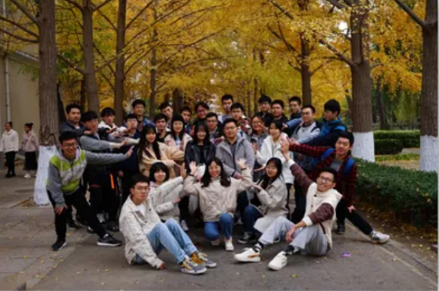 北京这个“学霸天团”火了！包揽3个专业第一，保研率52%，斩获21万元奖学金！