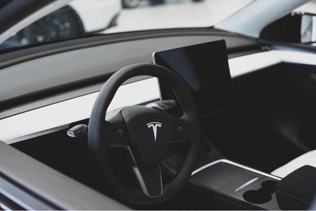 稳定输出 | 特斯拉月销再超5万，10月出口量首次突破4万辆