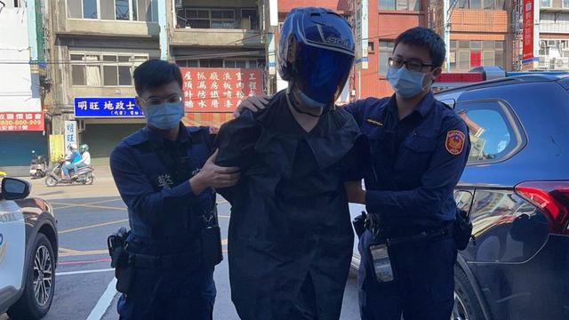 桃园一超市店员被杀未发声 网民蔡英文脸书留言：拜登的狗死了都有po文