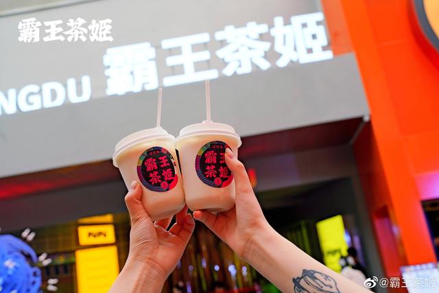 90后小伙卖奶茶，两月融资3亿，贵圈又要出“霸王”？