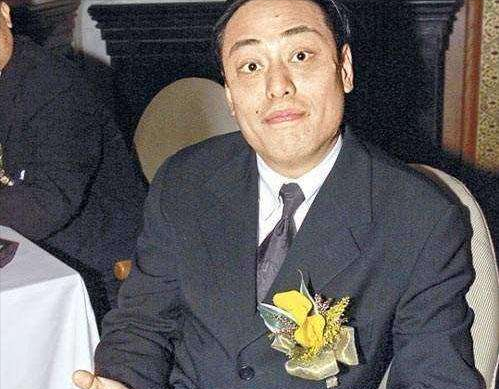 穷小子一朝暴富，身价20亿交往9位女影星，一夜破产后却爆人私密