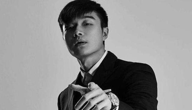 10几岁赚到第一个100万，直播最高人气680万，这个神秘男人有点狂