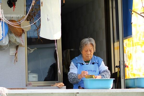 调查3千多名老人发现，不孤独的老人更易长寿，60岁后，做好3件事