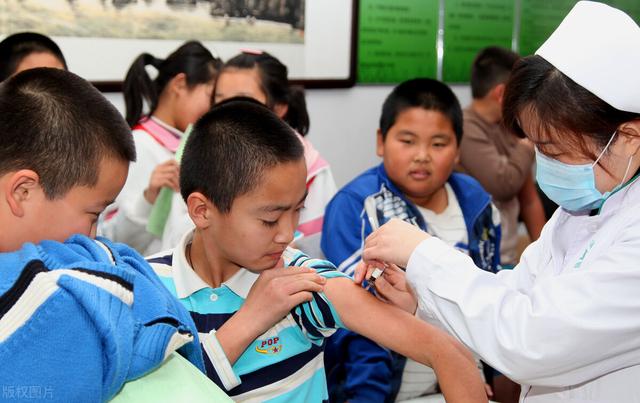 变异毒株来袭，日本封国，新冠药物三管齐下，医疗板块风云再起