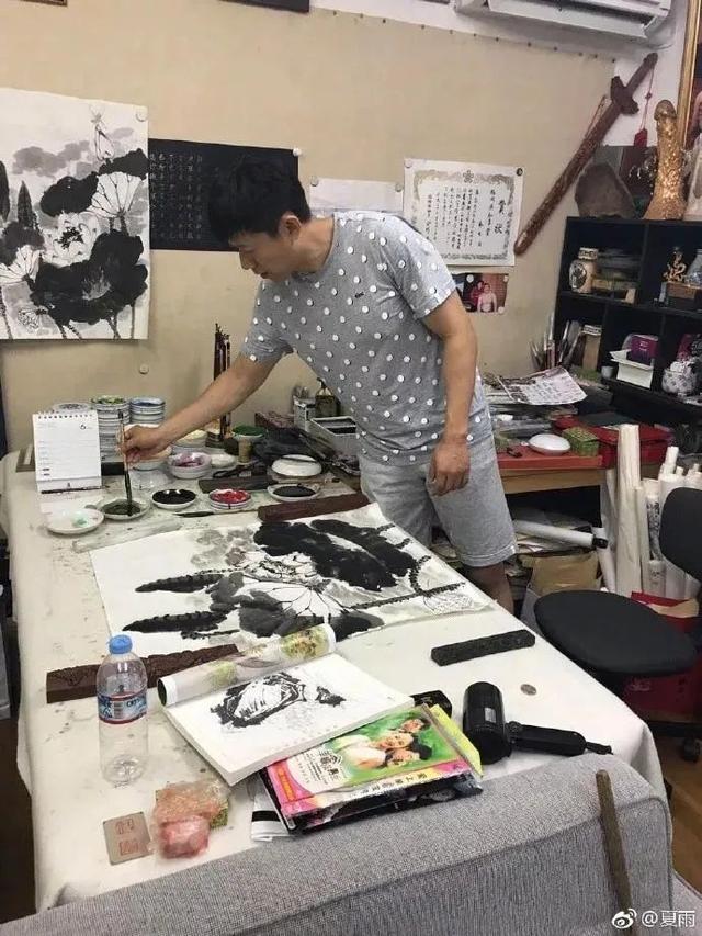 演员夏雨又晒书法小楷，工笔画，打脸无数“作秀”明星，低调如他