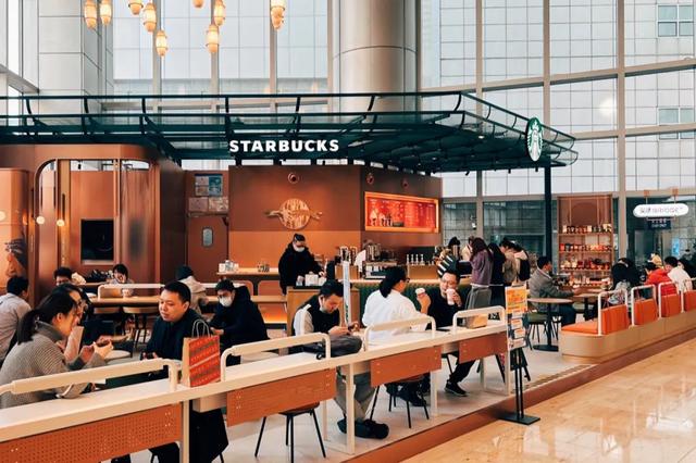 星巴克与奕桥Bridge+携手打造了一个“共享空间概念店”