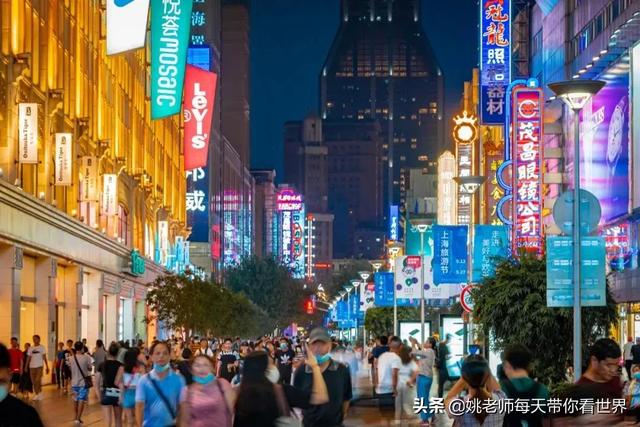隐藏在南京路步行街上的潮牌酒店