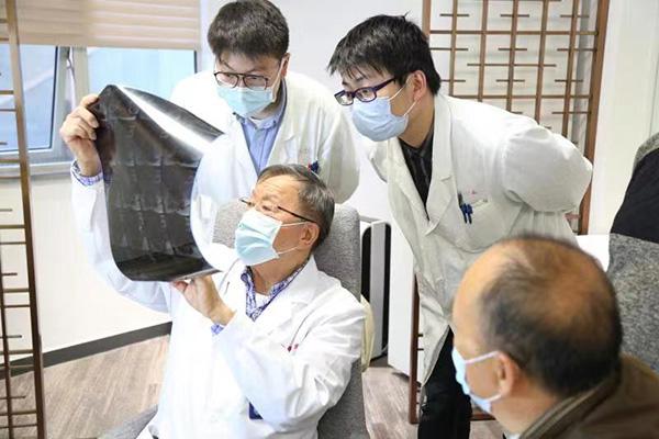 百年初心奋斗者｜每周坚持看诊，他用现代科学研读中医