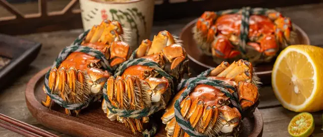 “蟹”逅美味 地标抢“鲜”