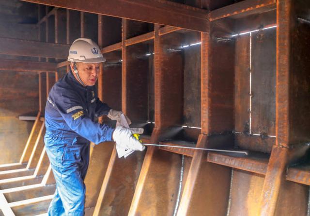 给船舶当医生 德清这位最美验船师34年“护航”1.8万艘次