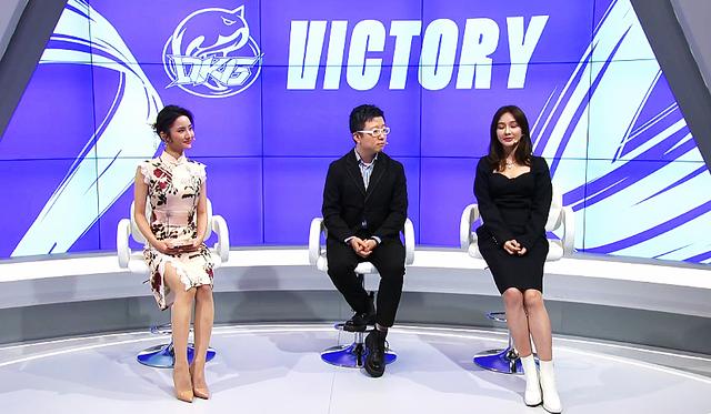 LOLM：破晓杯为美女解说嘉宾，专门安排了高脚凳，简直太懂观众了