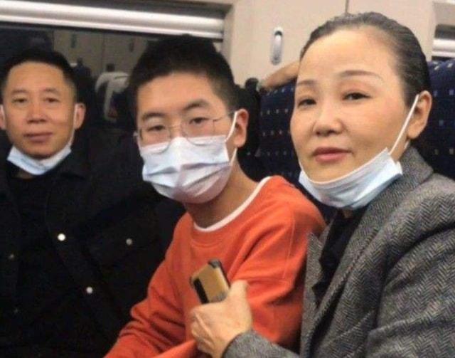 被拐14年孙卓失去了什么？姐姐是博士，弟弟是学霸，他没坐过高铁