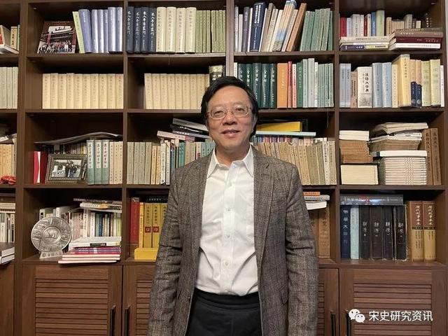周裕锴：一次穿越的旅行——读衣若芬《陪你去看苏东坡》有感丨202112-60（总第1872期）