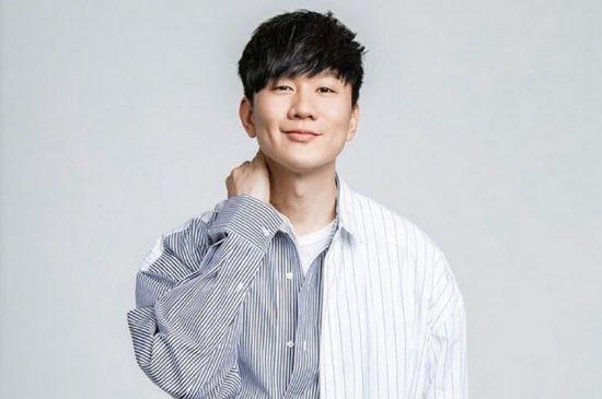 女子自称遭林俊杰冷暴力，发上百条短信不回，在新加坡傻等1个月