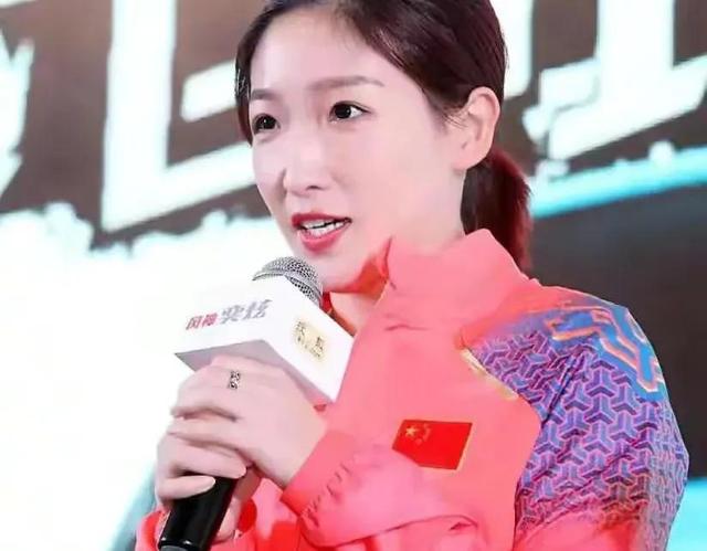 国乒女队30年10大名将：王楠张怡宁创两个唯一，郭跃刘诗雯最可惜