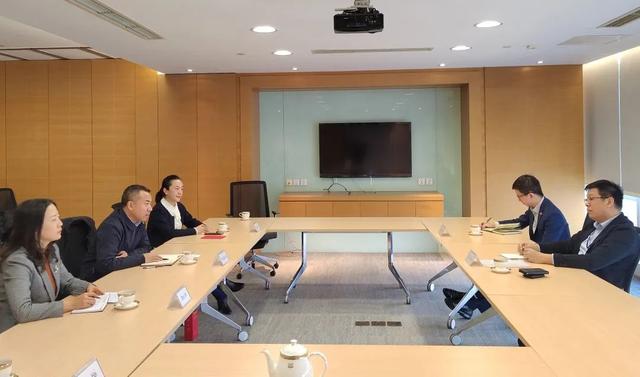 巩固传统友好，升级务实合作，推动新川互利合作迈上新台阶