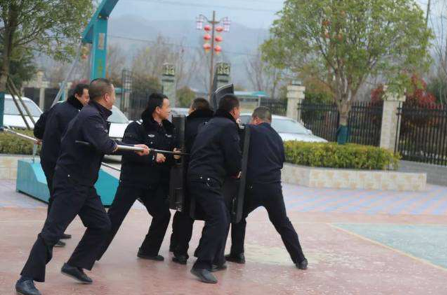 中国警察队伍的助手，2008年，治安员为何退出了执勤岗位？