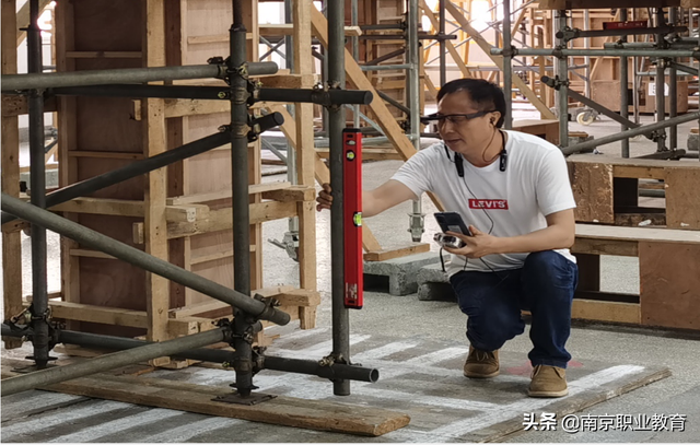 “贯彻全省职业教育大会精神南京在行动”之四：职业教育助力中国工人自信体面出国就业