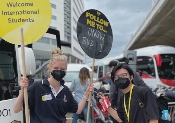 首批留学生返回悉尼！来自中国等15个国家！现场热泪盈眶