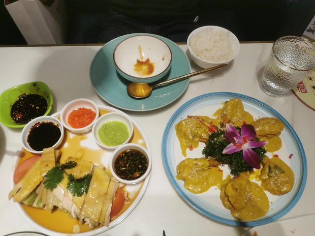 今晚吃的新加坡莱，怎么感觉怪怪的？