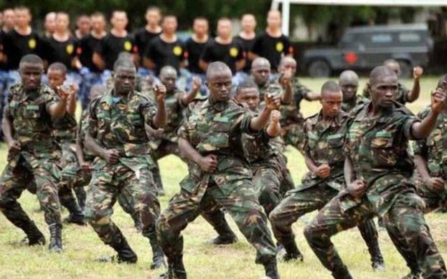 东非解放军：凭一己之力横扫非洲各国，强硬的背后是中国人的付出