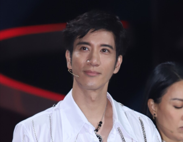 王力宏：美国约炮，夜访已婚女星，出轨by2成员，前妻称我有证据