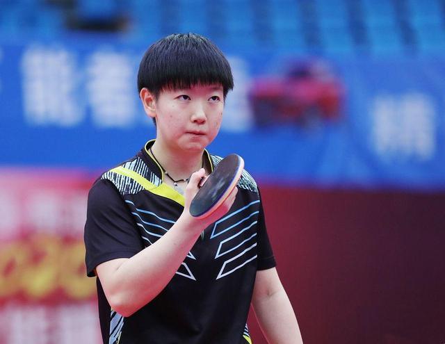 孙颖莎新主管教练坐镇场外，4:1战胜日本美少女晋级WTT决赛
