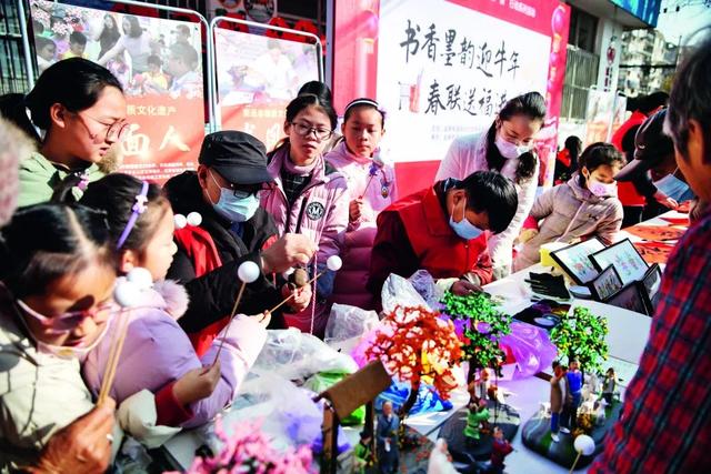 罗彬面塑“七色”人生