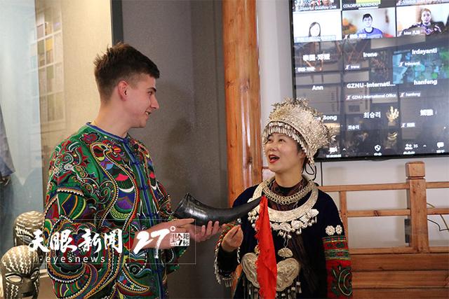 中外青少年口播中国·脱口秀中文主题活动“打卡吧！贵州”线上交流会在贵州师范大学举行