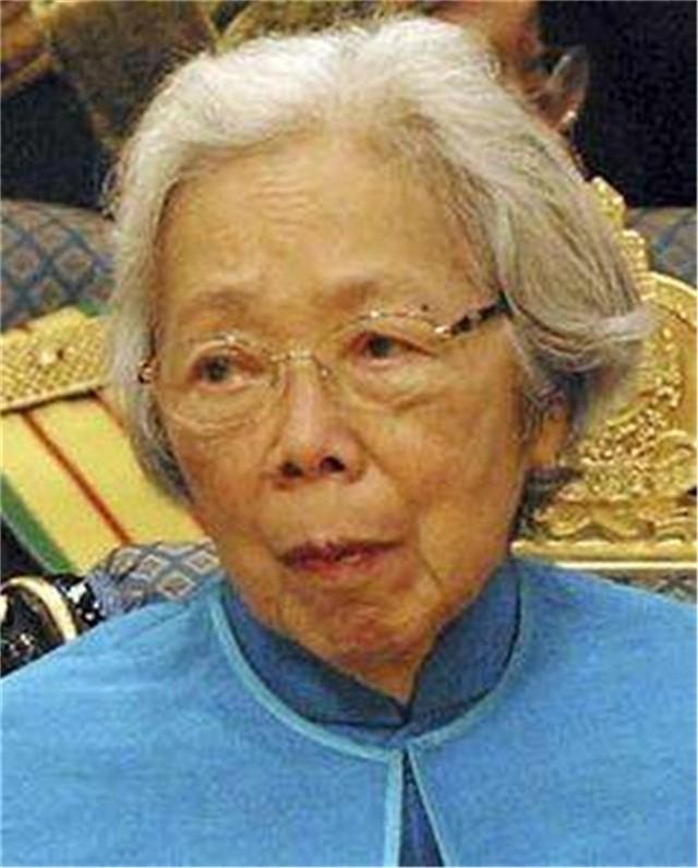 从同学到夫妻，他们偷偷结婚相伴63年，葬礼上李光耀两次吻别爱妻