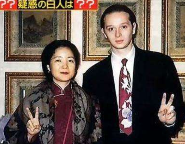 邓丽君去世已26年，曾与她订婚的男友保罗，如今怎样了？