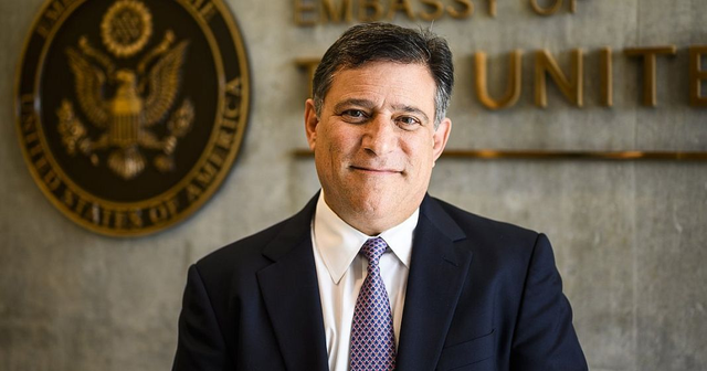 美国买官卖官真相：花50万美元买个驻外大使，是种什么体验？