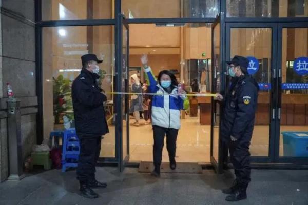 星夜再出征！杭州又一批医护人员凌晨集结驰援上虞