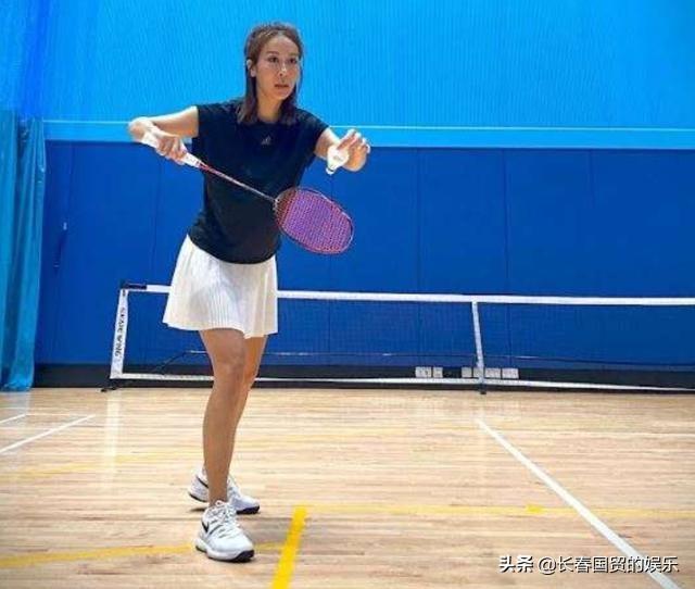 她被称为“最美港姐”，两嫁豪门创先河，63岁近照惊呆网友