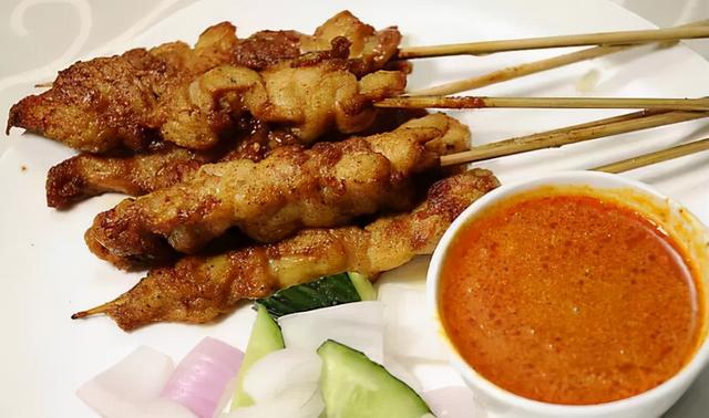 新疆烤肉和新加坡黑胡椒螃蟹的邂逅，都是人间美味，难分伯仲