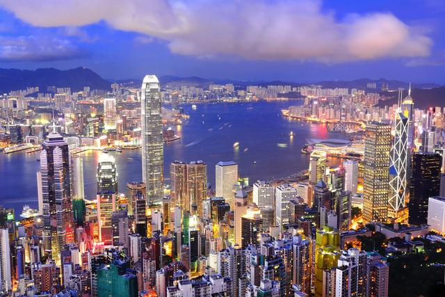 当年亚洲四小龙，大家同一起跑线，香港和新加坡到今天差距是什么