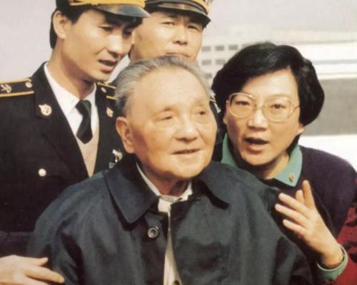 在为期9天的首次访美之旅，邓小平与美国总统卡特，谈了些什么？
