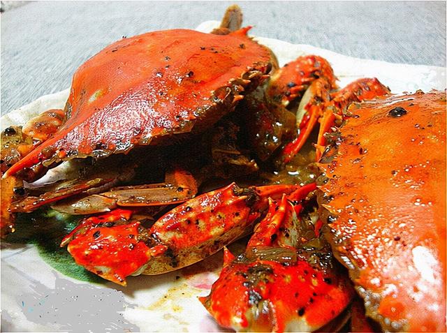 新疆烤肉和新加坡黑胡椒螃蟹的邂逅，都是人间美味，难分伯仲