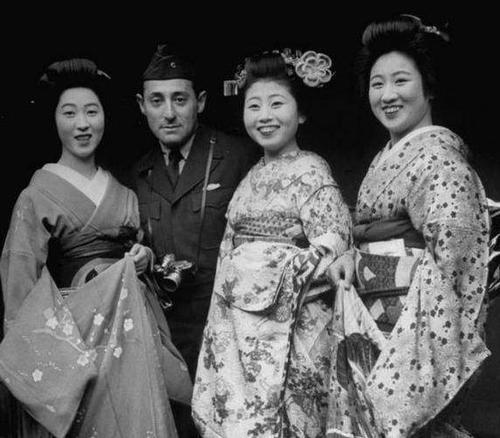 二战后，日本为了恢复人口，丧心病狂的连女学生都不放过