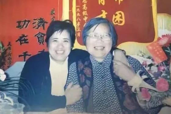 孔海珠忆丰一吟：她的笑容温暖着我