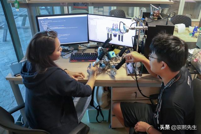 新加坡大学研发机械手指，灵活度极高，可轻松拾取各种物品