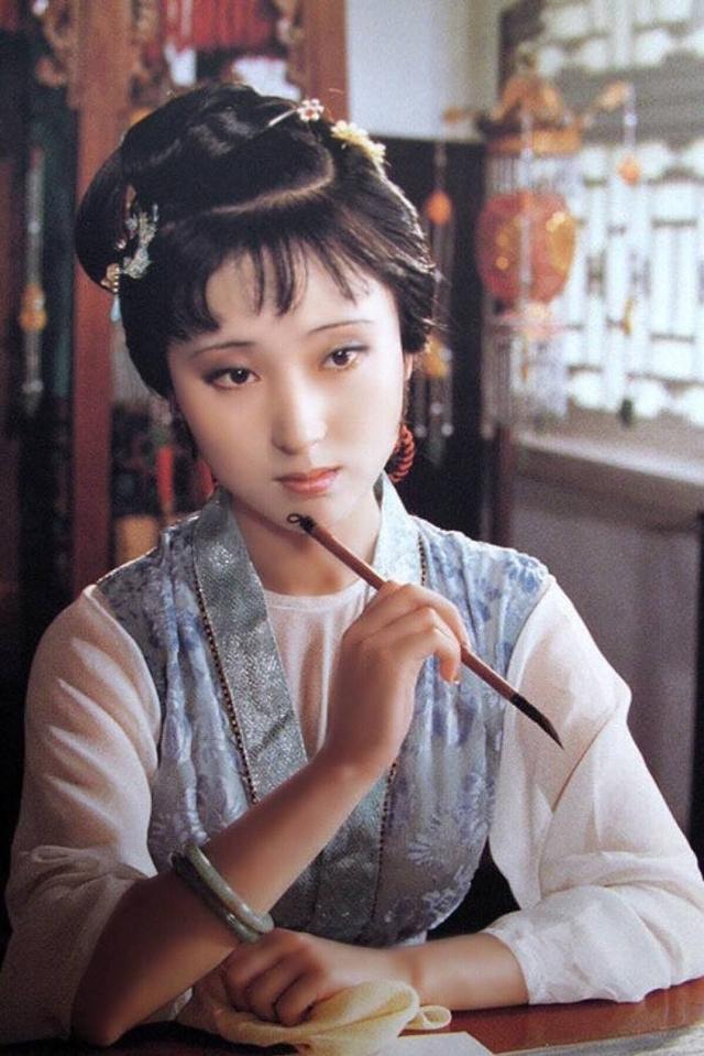 盘点4位皈依佛门的明星，陈晓旭已去世15年，张铁林惹众人争议