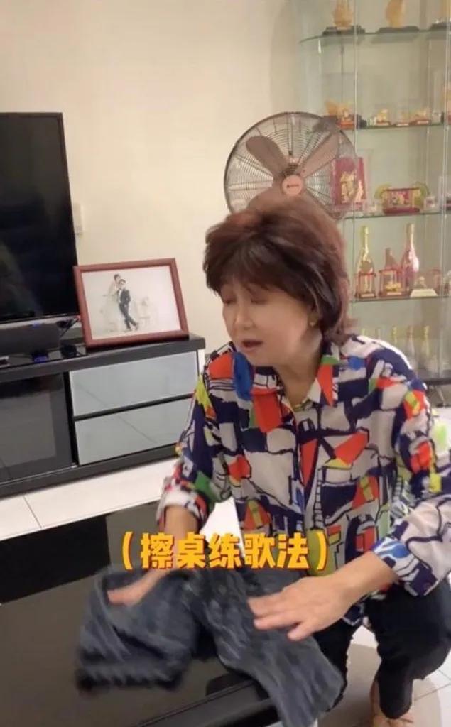 富婆朱咪咪移居新加坡 4,000呎豪宅曝光！整柜金饰手上至少8间物业