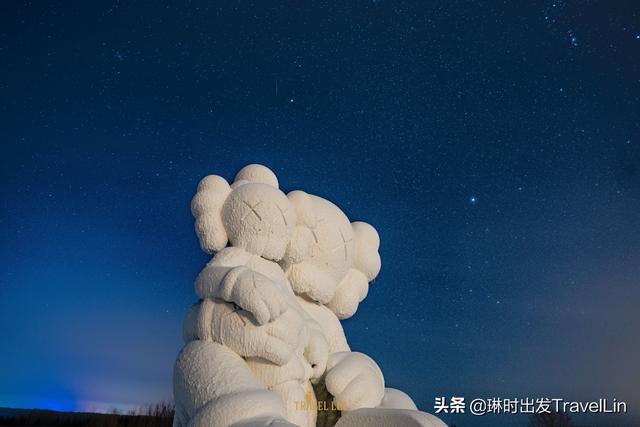 去长白山看展：风靡全球的雪中KAWS