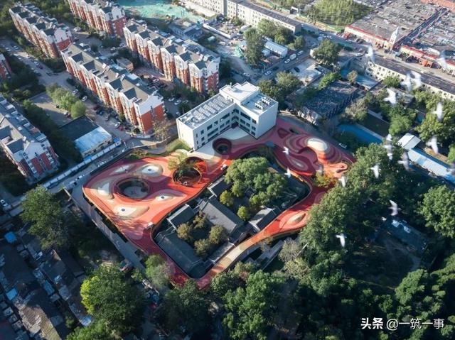 这些建筑“脑壳在发光”，带你看13组屋顶空间创意设计