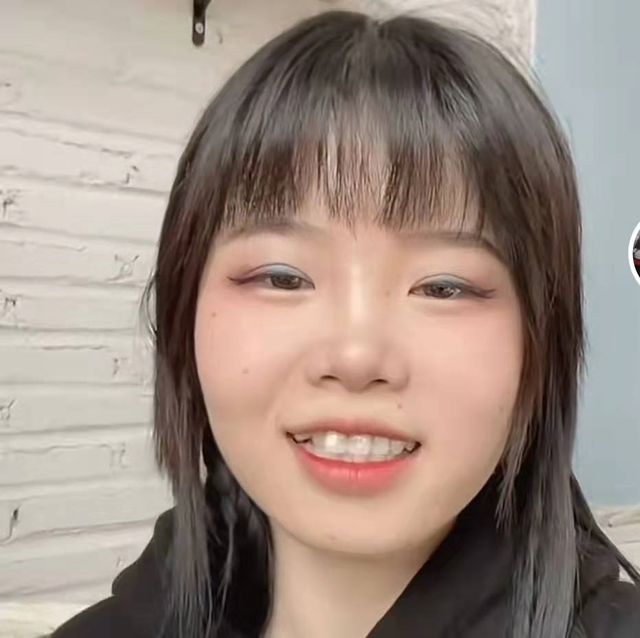 孙卓姐姐“云锦旗”引关注，被赞有大格局，怪不得是要当老师的人